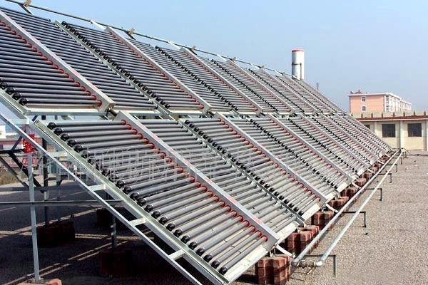 济南清华太阳能厂拥有一支从事大面积太阳能集热工程设计,施工